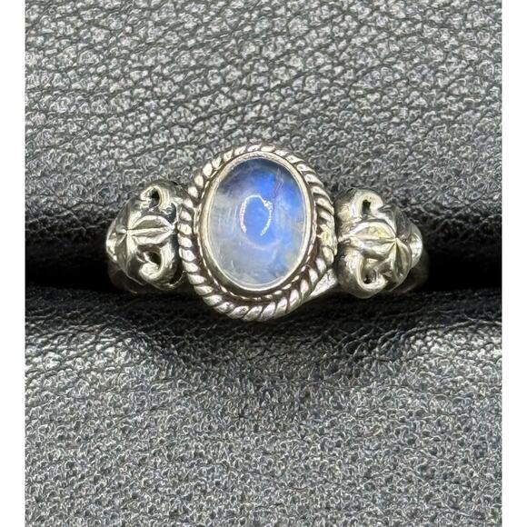 Unbranded Jewelry - Sterling Silver 925 Moonstone Ring size 7